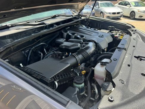 Used 2017 Toyota 4Runner SR5 AWD/4WD image 41