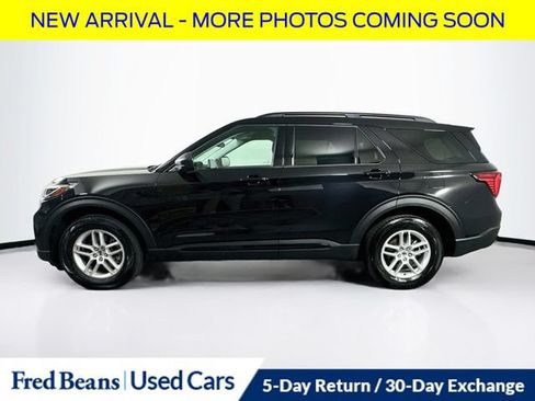 Used 2026 Ford Explorer Active AWD/4WD image 3