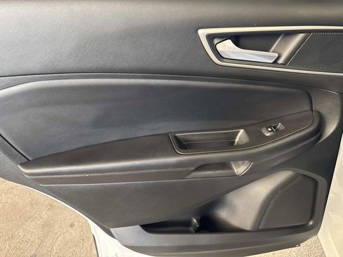 Used 2024 Ford Edge SEL w/ Convenience Package image 11