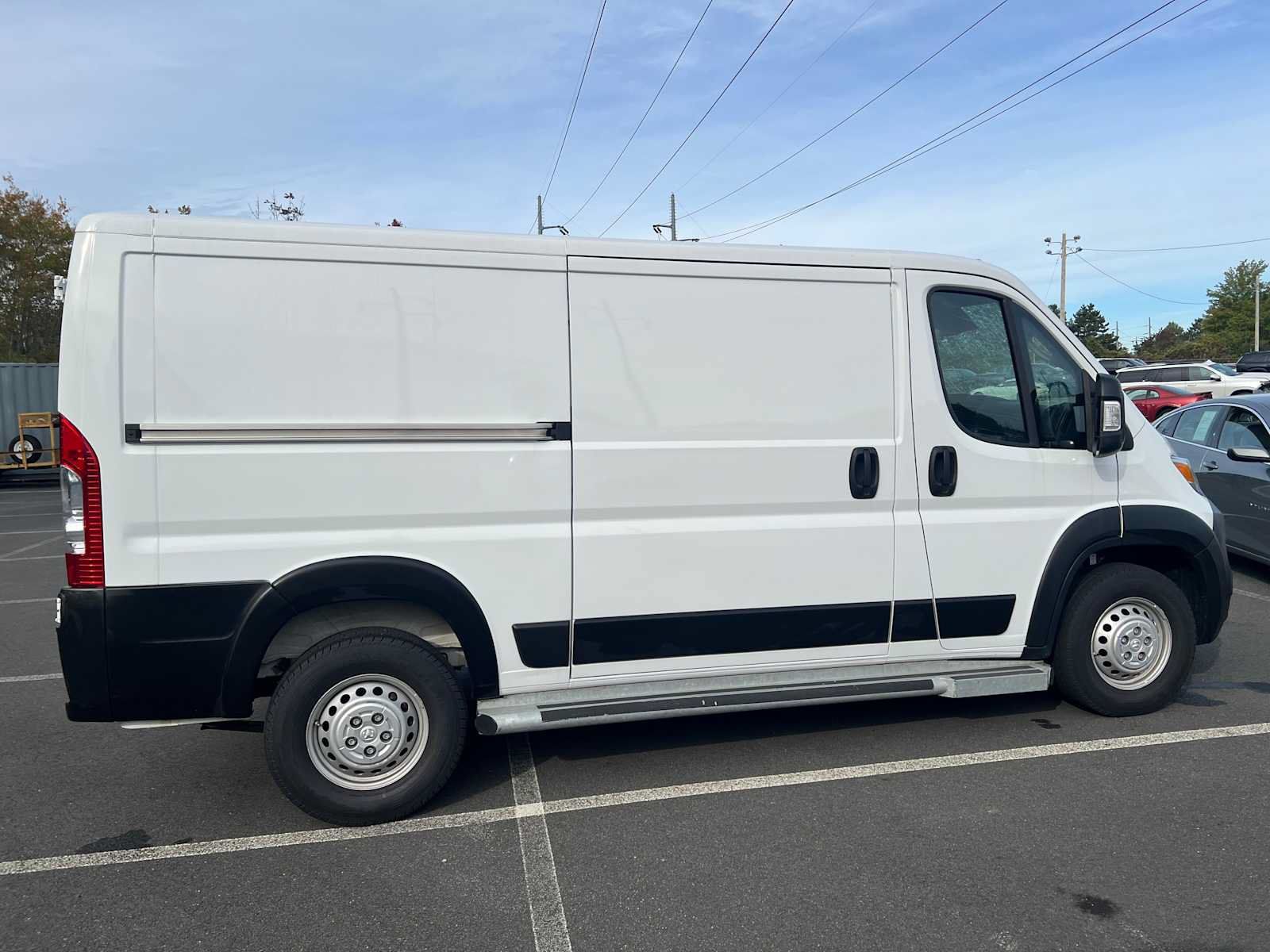 Used 2025 RAM ProMaster 2500 w/ U-Haul Equipment Group FWD image 9