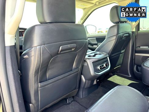 Used 2025 Ford Expedition Platinum image 20