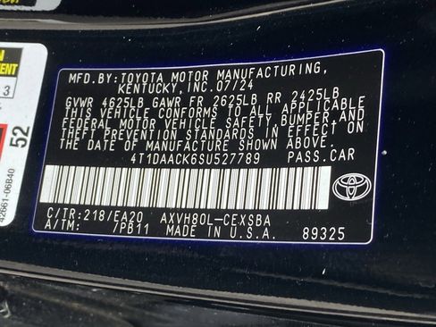 Used 2025 Toyota Camry SE image 30