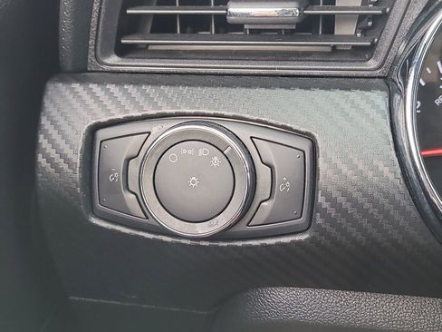 Used 2017 Ford Mustang Coupe image 18