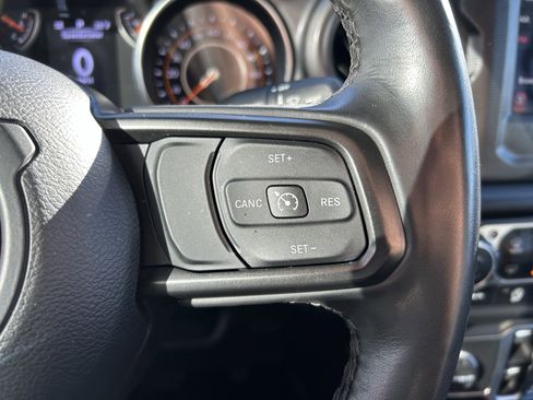 Used 2023 Jeep Wrangler Sport S image 18