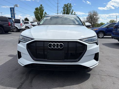 Used 2021 Audi e-tron Premium w/ Convenience Plus Package AWD/4WD image 2