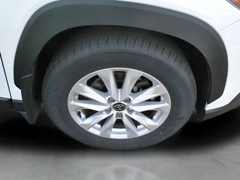 Certified 2023 Toyota Corolla Cross LE AWD/4WD image 28