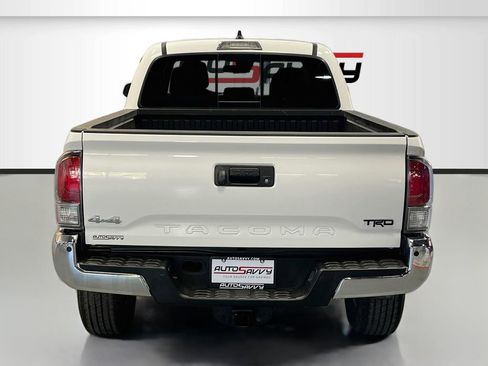 Used 2021 Toyota Tacoma TRD Off-Road w/ Technology Package AWD/4WD image 7