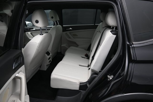 Used 2022 Volkswagen Tiguan SE R-Line FWD image 27