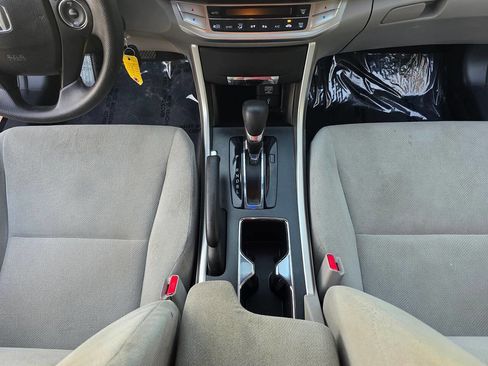 Used 2013 Honda Accord LX image 39