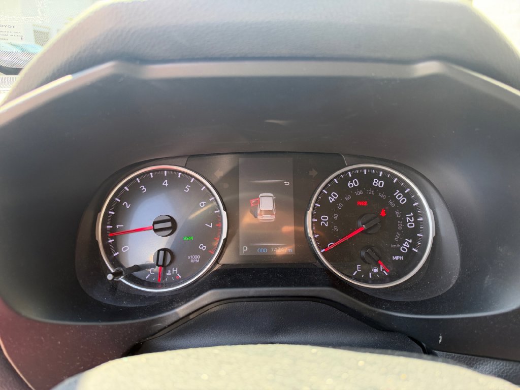 Used 2020 Toyota RAV4 XLE Premium FWD image 14
