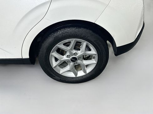 Used 2025 Kia Soul LX w/ LX Technology Package FWD image 11