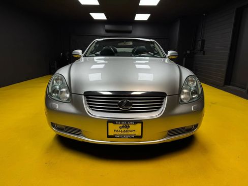 Used 2005 Lexus SC 430 Convertible image 2
