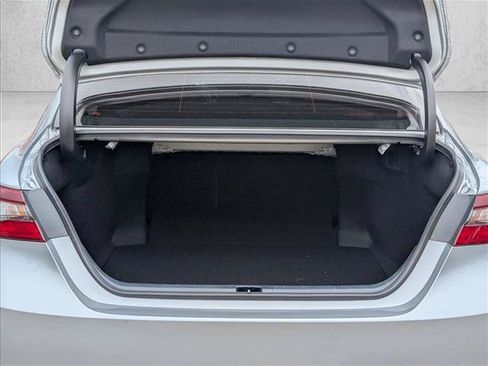 Used 2022 Toyota Camry SE FWD image 6