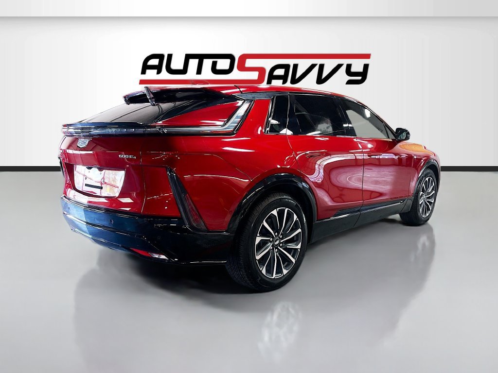 Used 2025 Cadillac Lyriq Sport AWD/4WD image 7