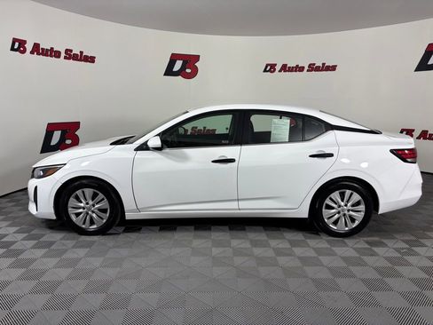 Used 2024 Nissan Sentra S image 3