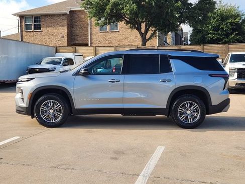 Used 2024 Chevrolet Traverse LT FWD image 12
