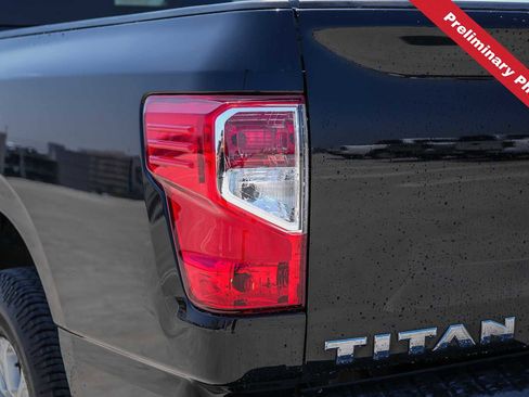 Used 2017 Nissan Titan SV RWD image 9