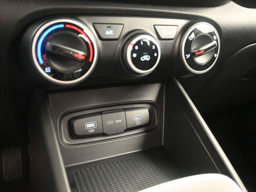 New 2026 Hyundai Venue SE FWD image 22