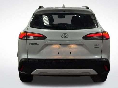 Used 2024 Toyota Corolla Cross XLE image 7