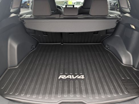 Used 2023 Toyota RAV4 SE w/ Weather & Moonroof Package AWD/4WD image 18