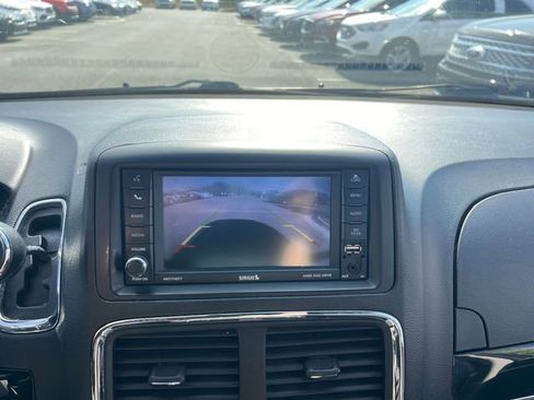 Used 2019 Dodge Grand Caravan SXT FWD image 23