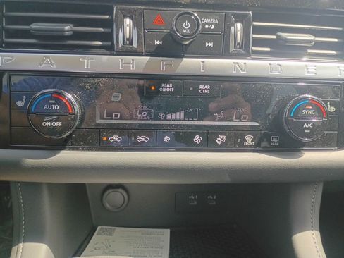 New 2026 Nissan Pathfinder SV image 17