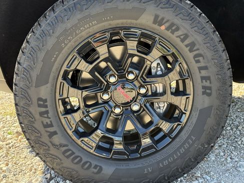 New 2026 GMC Canyon Elevation w/ Convenience Package image 9