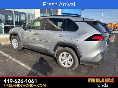 Used 2020 Toyota RAV4 LE image 3