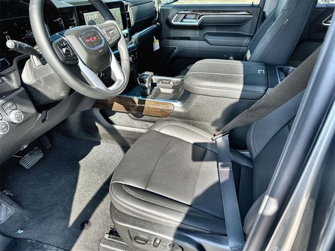 New 2026 GMC Sierra 1500 Elevation image 24