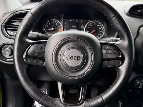 Used 2018 Jeep Renegade Altitude AWD/4WD image 36
