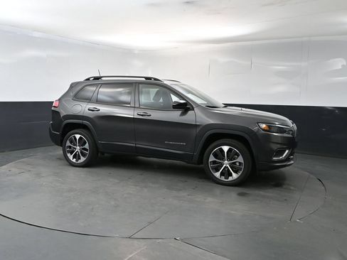 Used 2022 Jeep Cherokee Limited w/ Elite Package AWD/4WD image 7