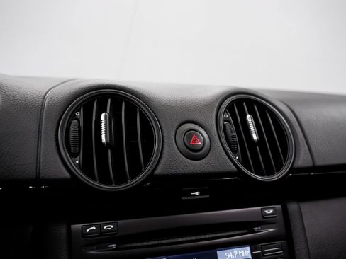 Used 2011 Porsche Boxster Spyder RWD image 12