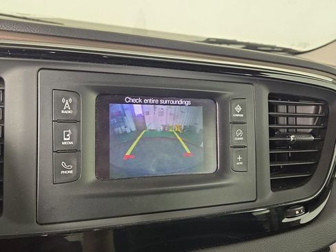 Used 2017 Chrysler Pacifica LX FWD image 19