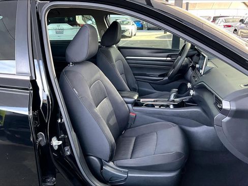 Used 2021 Nissan Altima 2.5 SV image 9