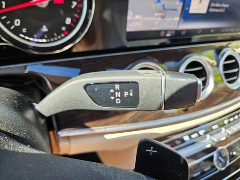 Certified 2019 Mercedes-Benz E 300 4MATIC image 10