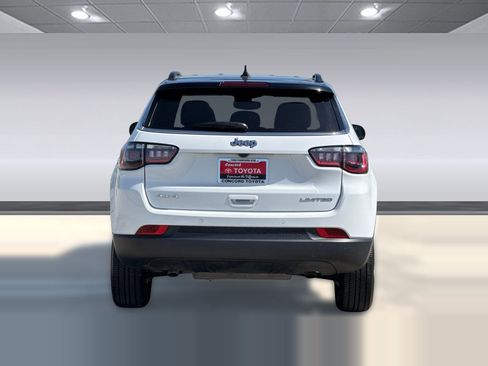 Used 2025 Jeep Compass Limited AWD/4WD image 8