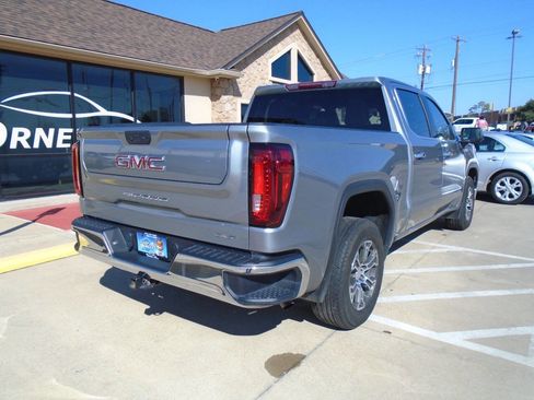 Used 2025 GMC Sierra 1500 SLT image 8