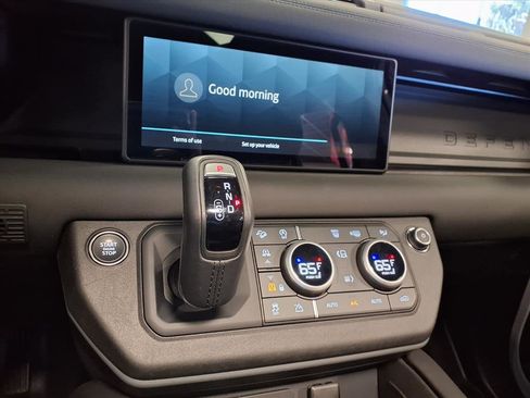 Used 2024 Land Rover Defender 110 X-Dynamic SE image 24