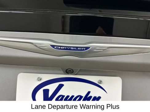 Used 2020 Chrysler Pacifica Touring-L Plus w/ Advanced Safetytec Group FWD image 15