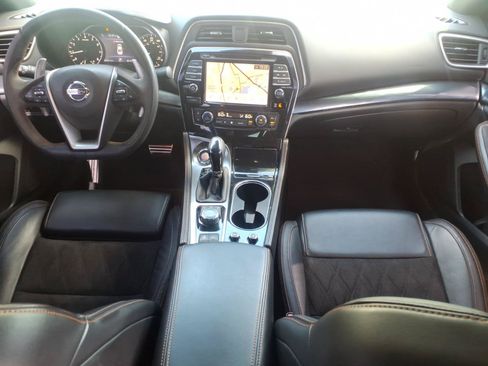 Used 2021 Nissan Maxima SR w/ Sport Mat Group FWD image 17