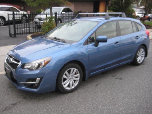 Used 2016 Subaru Impreza 2.0i Premium image 3