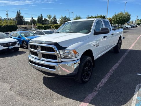 Used 2018 RAM 2500 Tradesman w/ Chrome Appearance Group AWD/4WD image 3