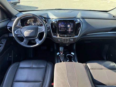 Used 2023 Chevrolet Traverse RS image 11