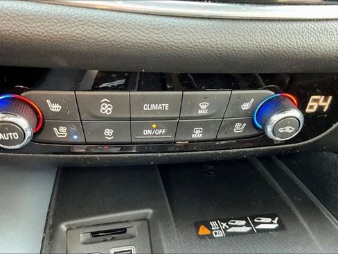 Used 2024 Buick Enclave Premium image 37