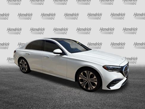 Used 2025 Mercedes-Benz E 350 4MATIC Sedan image 2