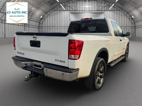 Used 2015 Nissan Titan SV w/ SV Value Truck Package AWD/4WD image 5