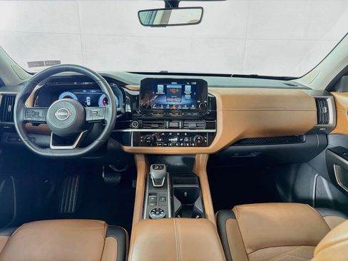 Used 2024 Nissan Pathfinder Platinum AWD/4WD image 27