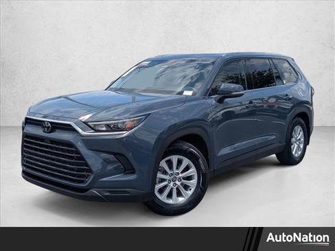 Used 2025 Toyota Grand Highlander FWD image 1