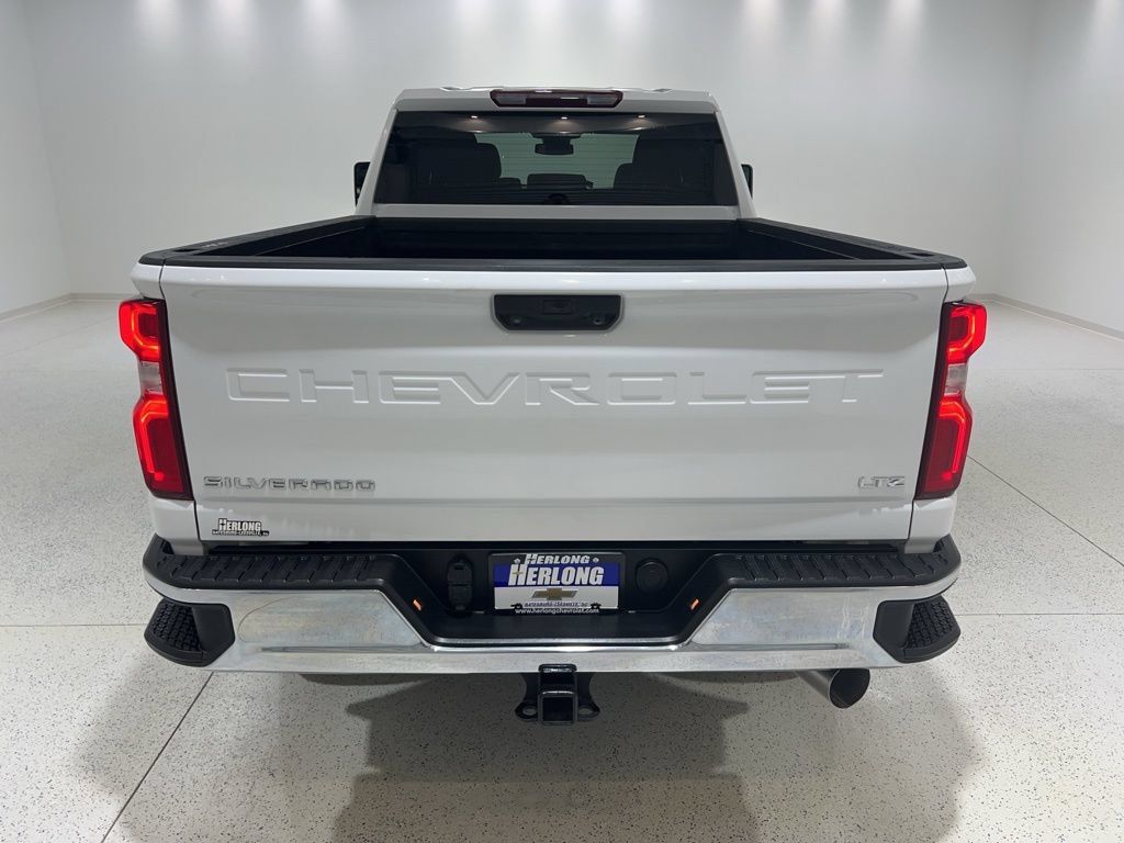 Used 2024 Chevrolet Silverado 2500 LTZ AWD/4WD image 4
