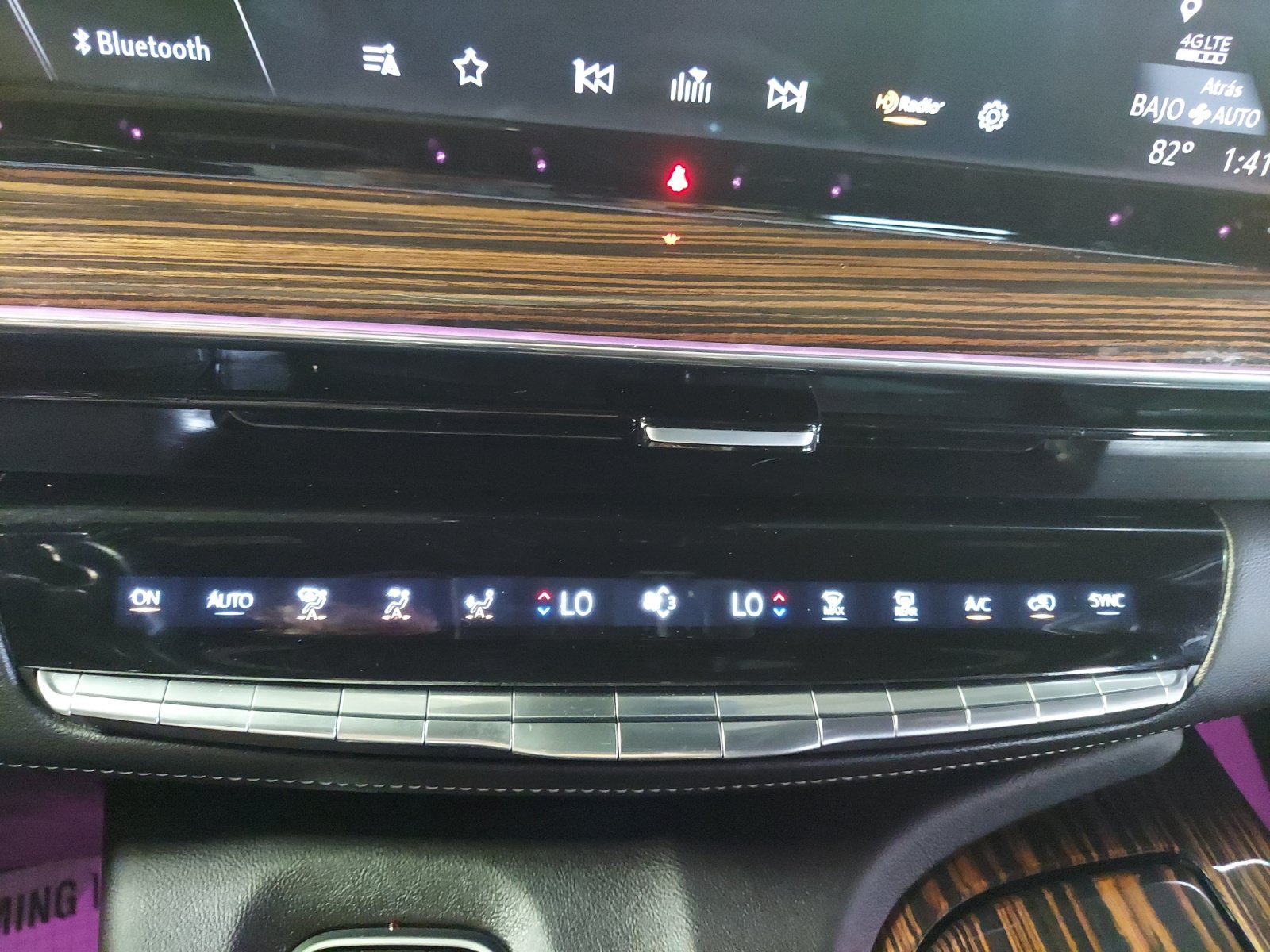 Used 2023 Cadillac Escalade Premium Luxury RWD image 18